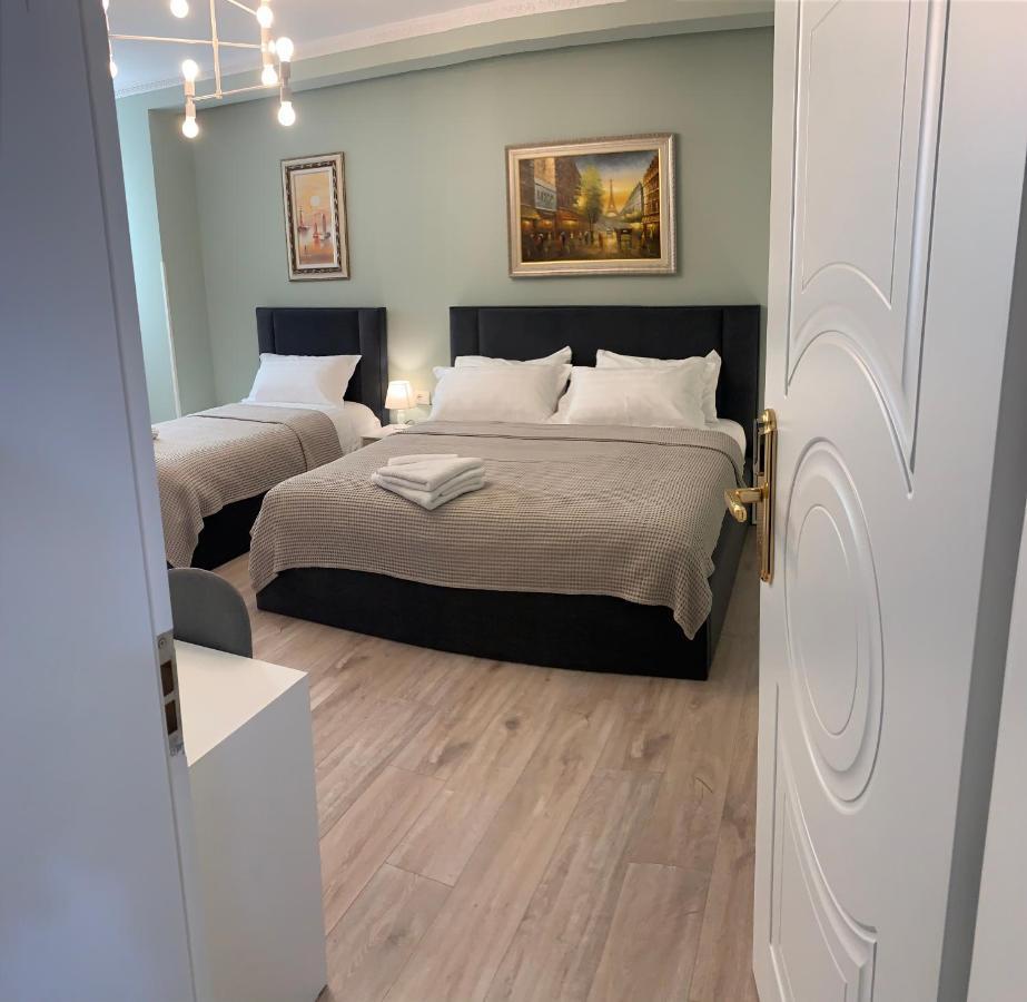 Belux Hotel Tiranë Luaran gambar