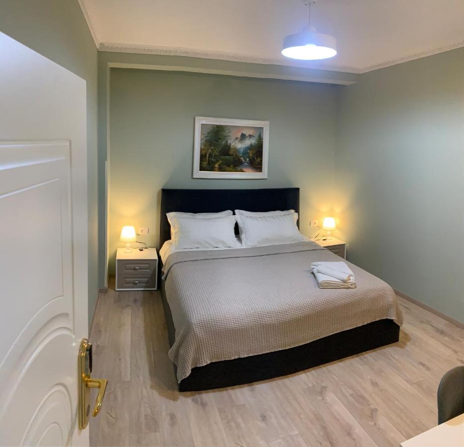 Belux Hotel Tiranë Luaran gambar