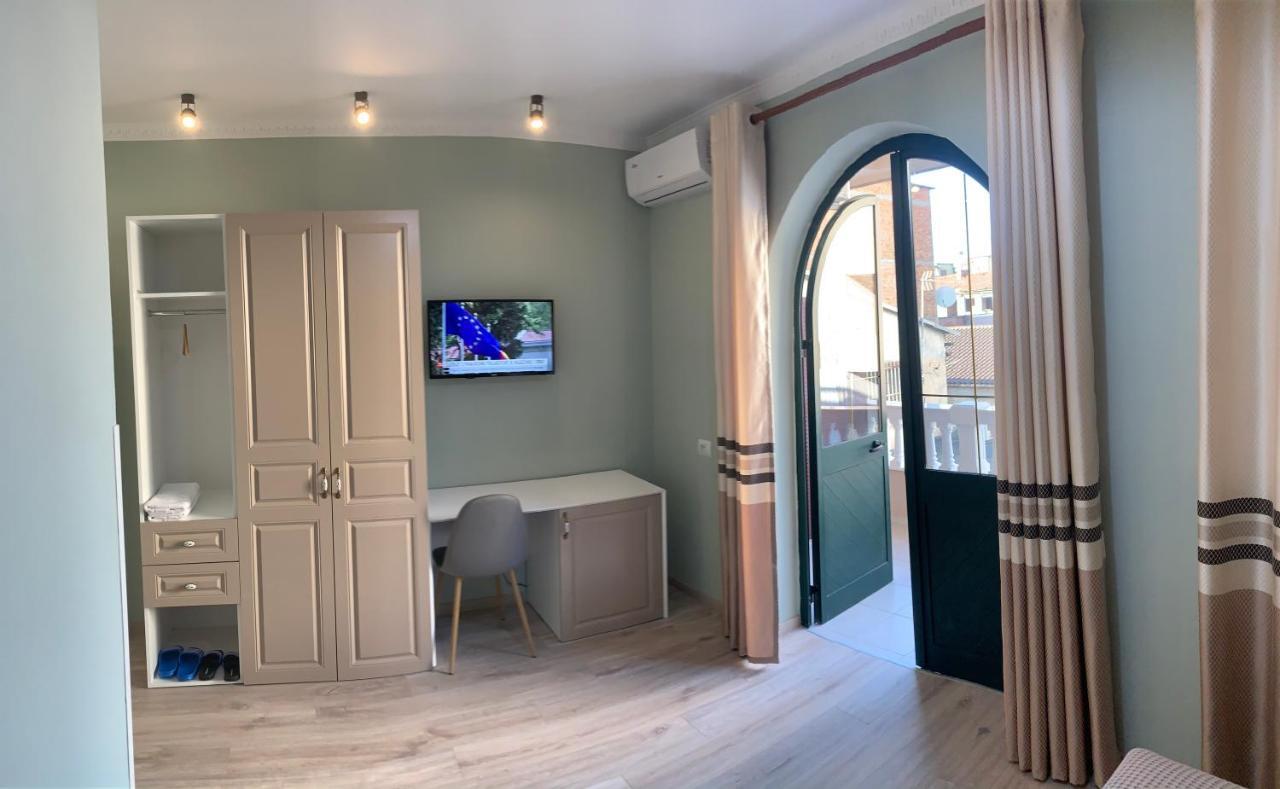 Belux Hotel Tiranë Luaran gambar