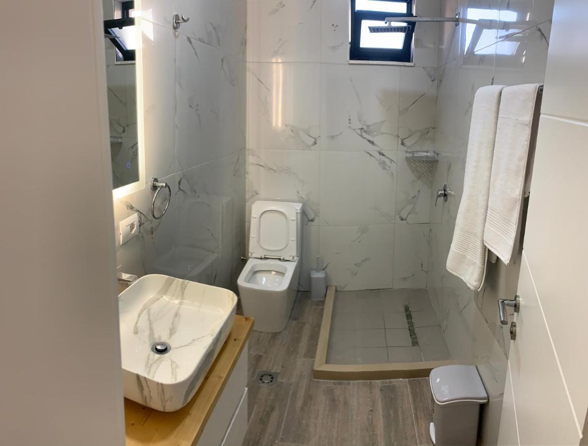 Belux Hotel Tiranë Luaran gambar